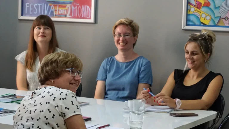 LOWE – z miłości do edukacji